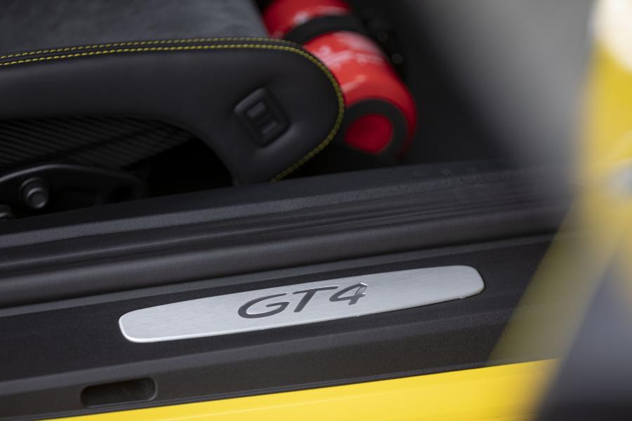 Детали интерьера Porsche 718 Cayman GT4 (982C) 2019 года  (WW) (фото 154 из 190)